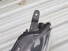 Load image into Gallery viewer, Frontscheinwerfer Toyota Yaris Links Scheinwerfer Headlight