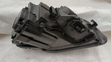 Laden Sie das Bild in den Galerie-Viewer, Frontscheinwerfer Audi A4 Avant 8E0941003A Xenon Links Scheinwerfer Headlight SCH2739636724az