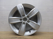 Laden Sie das Bild in den Galerie-Viewer, 1x Alufelge 16 Zoll 6.0&quot; 5x112 43ET 2GA001025Q VW T-Roc Rim Wheel