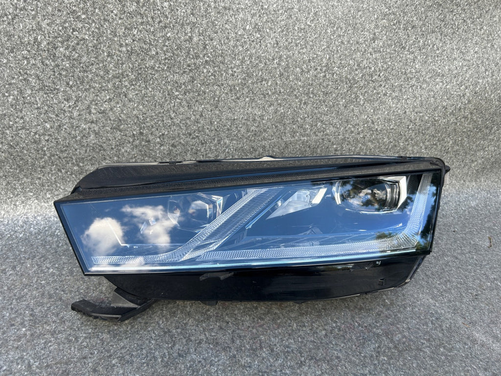 Frontscheinwerfer Skoda Octavia IV 5E4941015A Links Scheinwerfer Headlight SCH4501226411ue