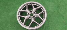 Laden Sie das Bild in den Galerie-Viewer, 1x Alufelge 18 Zoll 5x112 5A324D5 BMW 5 G31 G30 Rim Wheel FEL6101438488ol