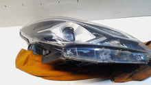 Load image into Gallery viewer, Frontscheinwerfer Toyota Yaris Rechts Scheinwerfer Headlight SCH7722837504oa