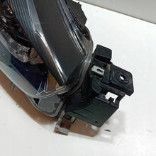 Laden Sie das Bild in den Galerie-Viewer, Frontscheinwerfer Mazda III D09K51030 Rechts Scheinwerfer Headlight
