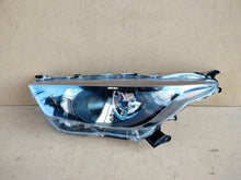 Load image into Gallery viewer, Frontscheinwerfer Toyota Yaris Links Scheinwerfer Headlight
