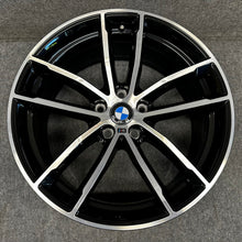 Laden Sie das Bild in den Galerie-Viewer, 4x Alufelge 18 Zoll 8.0" 5x112 30ET Glanz Schwarz 8093915 BMW 5 G31 G30 FEL2841540142gd