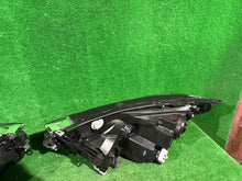 Laden Sie das Bild in den Galerie-Viewer, Frontscheinwerfer Toyota CSC24152 Ein Satz Scheinwerfer Headlight SCH6997403640th
