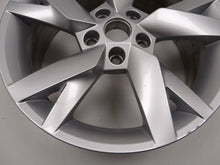 Laden Sie das Bild in den Galerie-Viewer, 1x Alufelge 17 Zoll 6.5" 5x112 46ET Glanz Silber 5E3601025AC Skoda Octavia Iv FEL6431015872gg