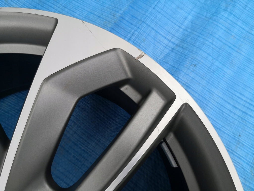 1x Alufelge 19 Zoll 8.0" 5x112 45ET 81A601025AC Audi Q2 Rim Wheel FEL7371555452uo