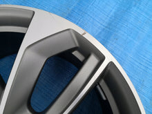 Laden Sie das Bild in den Galerie-Viewer, 1x Alufelge 19 Zoll 8.0" 5x112 45ET 81A601025AC Audi Q2 Rim Wheel FEL7371555452uo