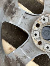 Load image into Gallery viewer, 1x Alufelge 17 Zoll 7.0" 5x120 6775622 BMW 1 E81 E87 Rim Wheel FEL7628230806av