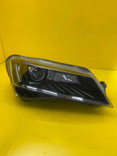 Laden Sie das Bild in den Galerie-Viewer, Frontscheinwerfer Skoda Superb III 3V1941016B Xenon Rechts Headlight