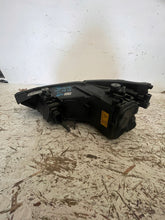 Load image into Gallery viewer, Frontscheinwerfer Audi A1 8X0941004N 8X0941003N Xenon Rechts Headlight SCH3790210673xd