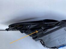Laden Sie das Bild in den Galerie-Viewer, Frontscheinwerfer Toyota Venza Rechts Scheinwerfer Headlight SCH2684672515kp