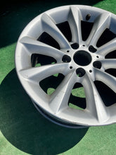 Laden Sie das Bild in den Galerie-Viewer, 1x Alufelge 17 Zoll 8.5" 5x120 37ET Silber 6791481 BMW E46 E91 E93 E90 E92 FEL8294458693dp