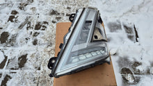 Laden Sie das Bild in den Galerie-Viewer, Frontscheinwerfer Volvo 24056511 LED Links Scheinwerfer Headlight SCH3709553855iq