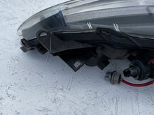 Load image into Gallery viewer, Frontscheinwerfer Toyota Yaris Rechts Scheinwerfer Headlight