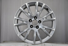 Load image into Gallery viewer, 1x Alufelge 17 Zoll 7.0" 5x110 39ET Glanz Silber 13276735 Opel Astra H Zafira FEL4878502374jv