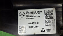 Laden Sie das Bild in den Galerie-Viewer, Frontscheinwerfer Mercedes-Benz Eqb X243 A2439068900KZ Links Headlight