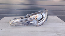 Laden Sie das Bild in den Galerie-Viewer, Frontscheinwerfer Toyota Corolla 81150-02S70 Links Scheinwerfer Headlight SCH2109698721un