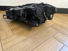 Laden Sie das Bild in den Galerie-Viewer, Frontscheinwerfer Skoda Superb 3P1941016 3P1941015 LED Ein Satz Headlight SCH3036170961yo