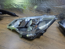 Laden Sie das Bild in den Galerie-Viewer, Frontscheinwerfer Mitsubishi Space Star W5335 Ein Stück (Rechts oder Links)