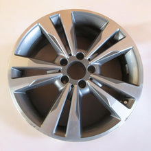 Laden Sie das Bild in den Galerie-Viewer, 1x Alufelge 18 Zoll 8.0&quot; 5x112 45ET A2074012902 Mercedes-Benz C207 Rim Wheel