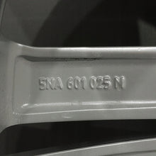 Laden Sie das Bild in den Galerie-Viewer, 1x Alufelge 18 Zoll 7.0" 5x112 43ET Glanz Silber 5NA601025N VW Rim Wheel FEL8822699504gg