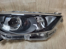 Laden Sie das Bild in den Galerie-Viewer, Frontscheinwerfer Toyota 4 Yaris Rechts Scheinwerfer Headlight SCH5637379363zm