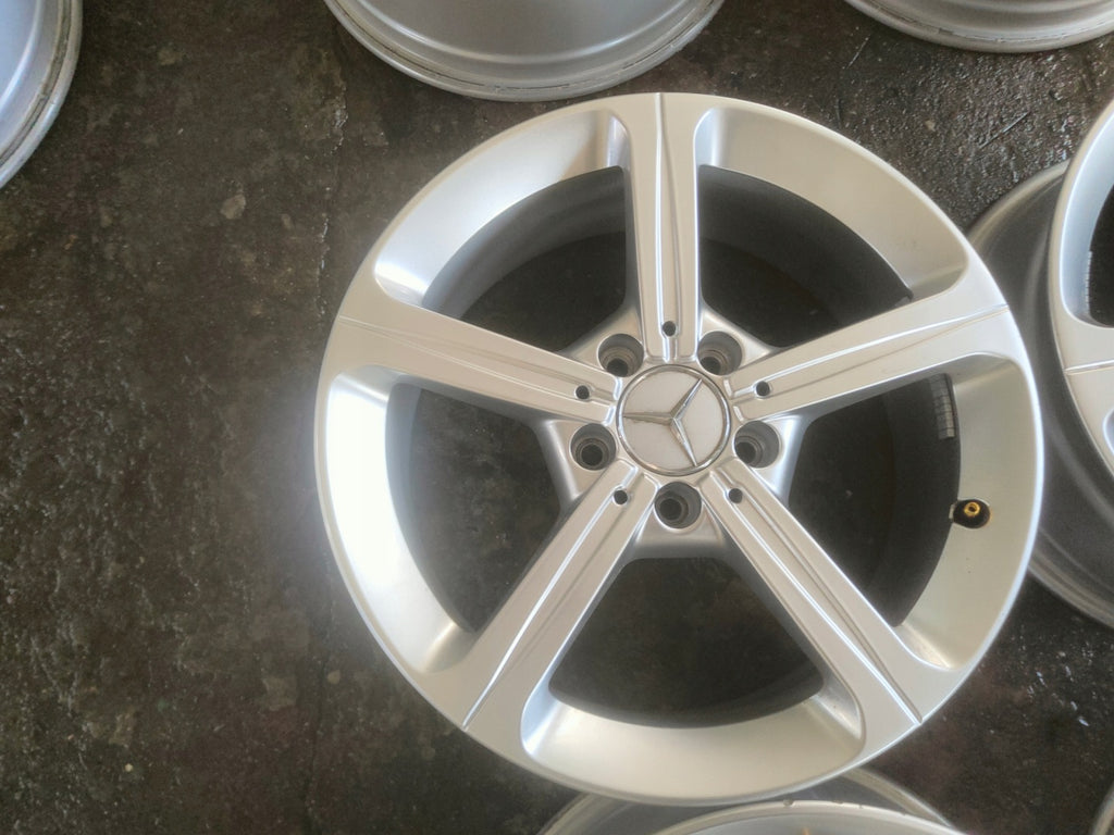 4x Alufelge 17 Zoll 6.5" 5x112 44ET Glanz Silber A1774011200 Mercedes-Benz Cla FEL7488682504bk