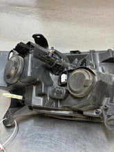 Load image into Gallery viewer, Frontscheinwerfer Dacia Sandero II 260608143R Links Scheinwerfer Headlight SCH2616314180rl