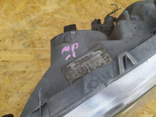 Laden Sie das Bild in den Galerie-Viewer, Frontscheinwerfer Honda Accord VI 1EB236036-01 Ein Stück (Rechts oder Links)