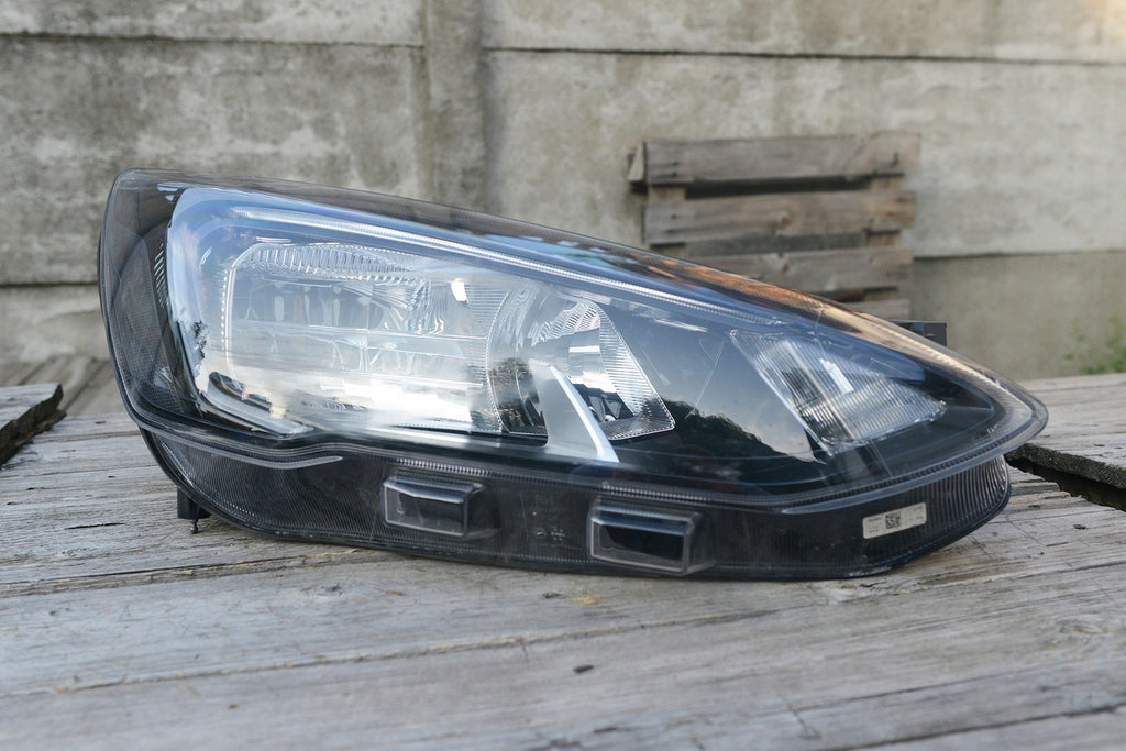 Frontscheinwerfer Ford Focus MX7B-13E014-CD Rechts Scheinwerfer Headlight