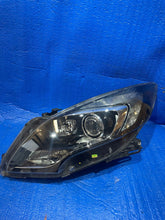 Laden Sie das Bild in den Galerie-Viewer, Frontscheinwerfer Opel Zafira C 13399860 Xenon Links Scheinwerfer Headlight