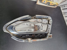 Laden Sie das Bild in den Galerie-Viewer, Frontscheinwerfer Ford 89250731 Links Scheinwerfer Headlight SCH1675724389rm