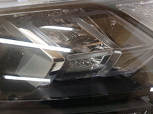 Laden Sie das Bild in den Galerie-Viewer, Frontscheinwerfer Mitsubishi III ECM921-21E20 LED Rechts Scheinwerfer Headlight