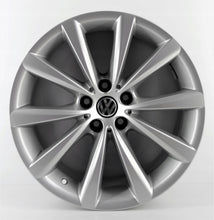 Laden Sie das Bild in den Galerie-Viewer, 4x Alufelge 18 Zoll 8.0" 5x112 30ET Glanz Silber 6867338 BMW 4 Rim Wheel FEL8637172693wc