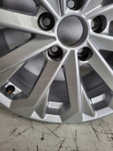 Load image into Gallery viewer, 1x Alufelge 17 Zoll 7.5&quot; 5x112 38ET 8W0601025L Audi Rim Wheel