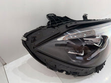 Laden Sie das Bild in den Galerie-Viewer, Frontscheinwerfer Mercedes-Benz W206 A2069067203 LED Rechts Headlight SCH3000107969bq