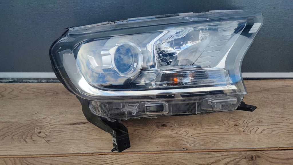Frontscheinwerfer Ford Ranger JB3B-13D154 Rechts Scheinwerfer Headlight SCH2332772287ga