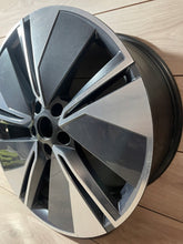 Load image into Gallery viewer, 1x Alufelge 19 Zoll 8.0" 5x112 5LA601025 Skoda Enyaq Iv Rim Wheel FEL1055536977qz