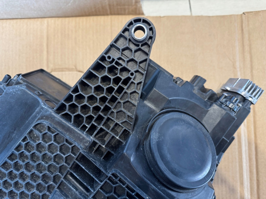 Frontscheinwerfer Skoda Superb III 3V1941016C 7060970301 Rechts Headlight SCH9366278013sk