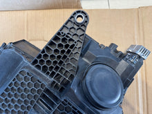 Laden Sie das Bild in den Galerie-Viewer, Frontscheinwerfer Skoda Superb III 3V1941016C 7060970301 Rechts Headlight SCH9366278013sk