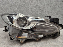 Laden Sie das Bild in den Galerie-Viewer, Frontscheinwerfer Mazda 3 BHR251030 Xenon Rechts Scheinwerfer Headlight SCH7384326173nx