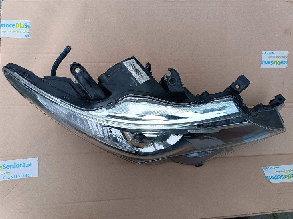Frontscheinwerfer Toyota Auris 81110-02E21 Rechts Scheinwerfer Headlight