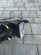 Laden Sie das Bild in den Galerie-Viewer, Frontscheinwerfer Dacia Sandero III 260107920 Rechts Scheinwerfer Headlight SCH7085583581ey