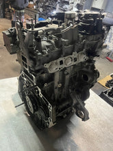 Laden Sie das Bild in den Galerie-Viewer, Motor Citroën Opel Peugeot I 10TMA6 1.2 THP Benzin Engine Unkomplett MOT1044783968pg