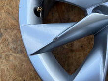 Laden Sie das Bild in den Galerie-Viewer, 1x Alufelge 17 Zoll 7.0" 5x112 43ET 3P0601025 Skoda Superb Octavia I Rim Wheel FEL8667036494og