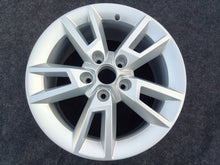 Load image into Gallery viewer, 1x Alufelge 16 Zoll 7.0" 5x112 45ET Glanz Silber 5L0601025J Skoda Yeti Rim Wheel FEL2606801205lg