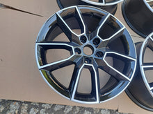 Laden Sie das Bild in den Galerie-Viewer, 4x Alufelge 18 Zoll 7.5" 5x112 51ET Glanz Schwarz 5E0601025 Skoda Octavia I FEL9121977051gd