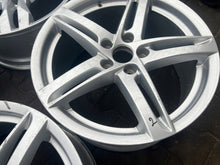 Load image into Gallery viewer, 1x Alufelge 18 Zoll 8.0&quot; 5x112 47ET Glanz Silber 8K0071498 Audi B8 Rim Wheel